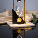 🌸قلادة فاخرة بوردة ذهبية وسلسلة لؤلؤ🌸